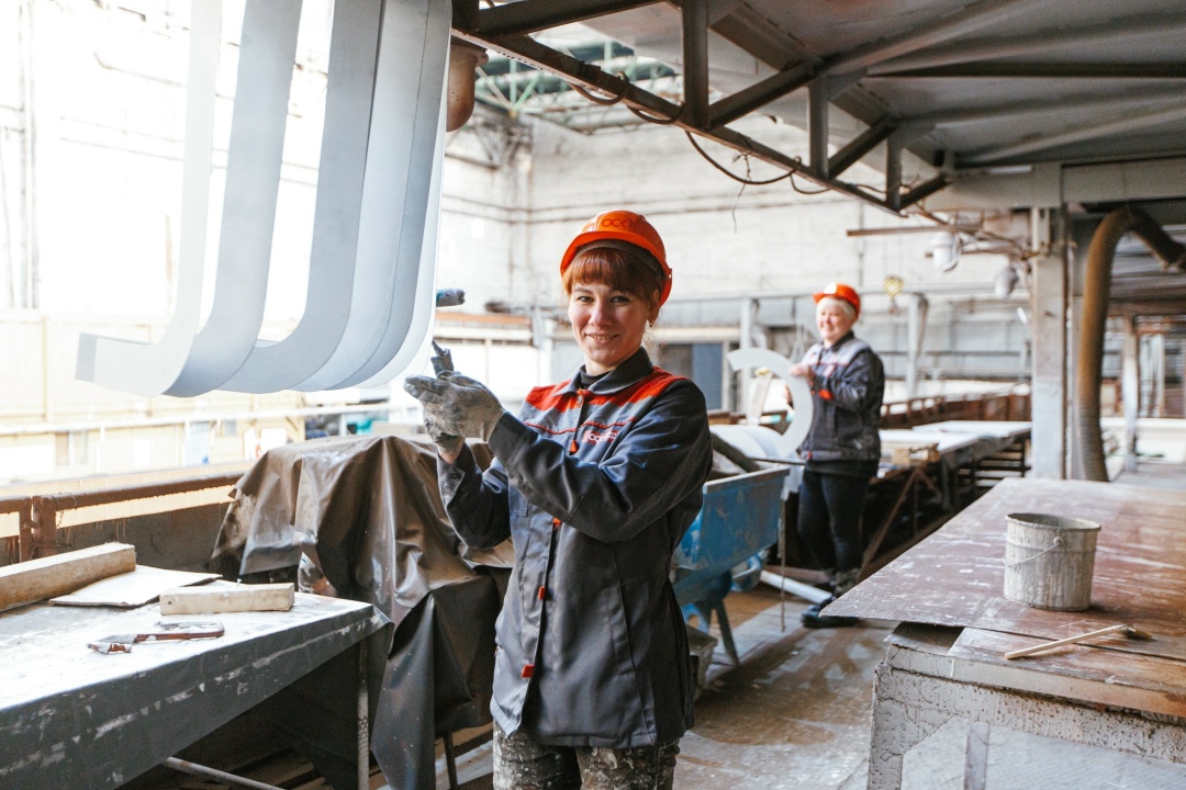 Андрей Никитин поздравил сотрудниц транспортного комплекса с 8 марта