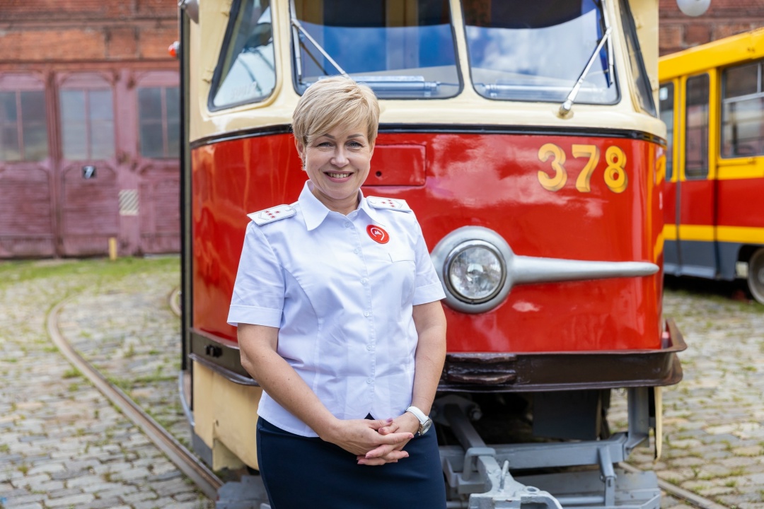 Андрей Никитин поздравил сотрудниц транспортного комплекса с 8 марта