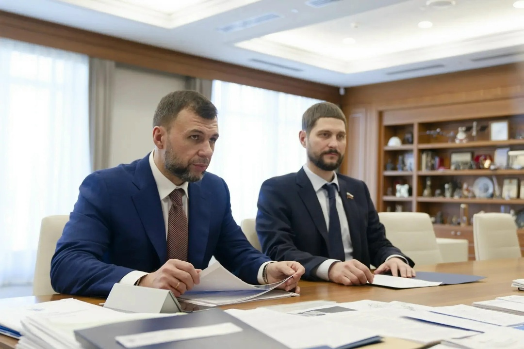 Глава Минстроя России Ирек Файзуллин провел рабочую встречу с Главой Донецкой Народной Республики Денисом Пушилиным