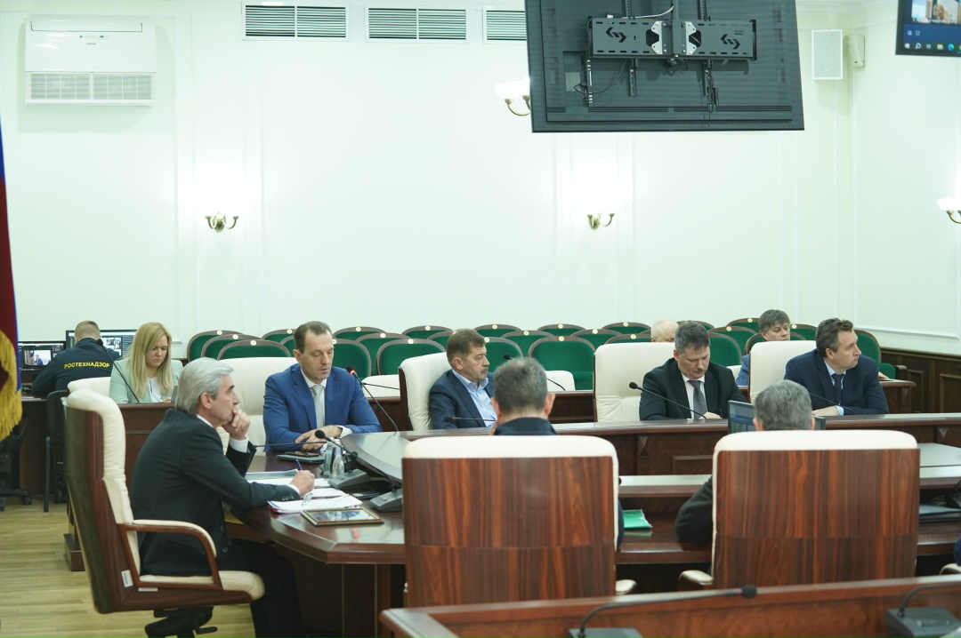 В Федеральной службе по экологическому, технологическому и атомному надзору прошло заседание Общественного совета при Ростехнадзоре