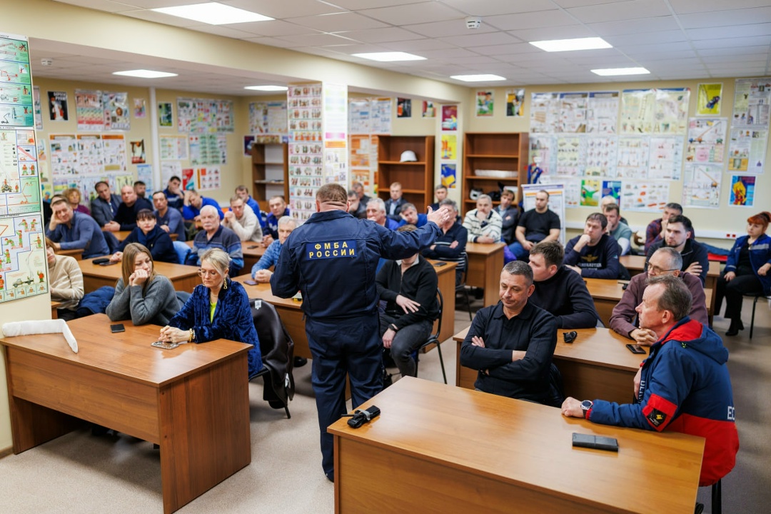 Знать, чтобы помочь В Новороссийске команда нашего стивидорного холдинга ДелоПортс прошла подготовку к действиям в чрезвычайных ситуациях.