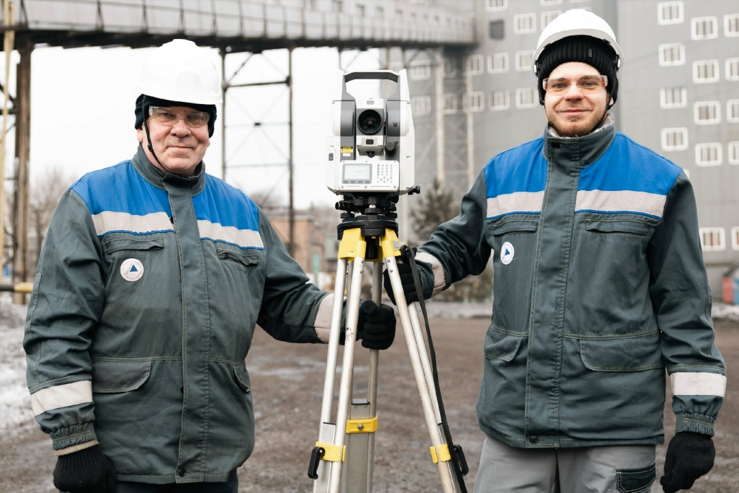 Кто такой геодезист? В Распадской таких специалистов всего двое, и оба трудятся в «Промуглепроекте»