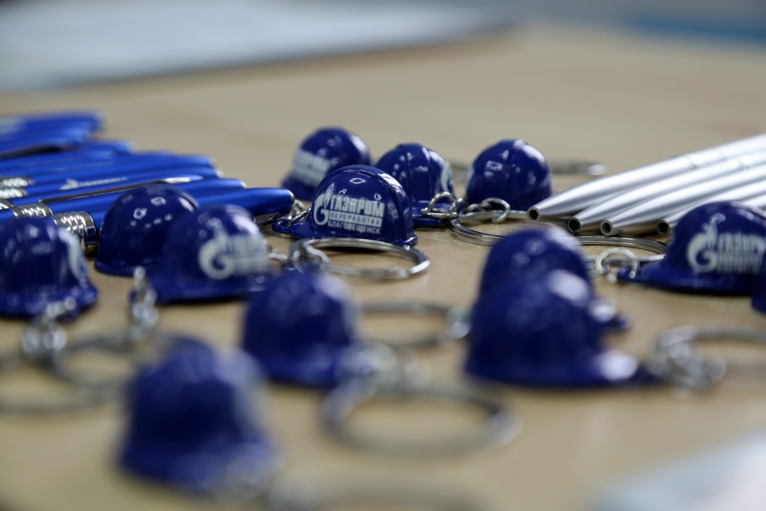 ЯРМАРКА ВАКАНСИЙ Работники Амурского ГПЗ провели собеседования с выпускниками Амурского государственного университета на ярмарке вакансий