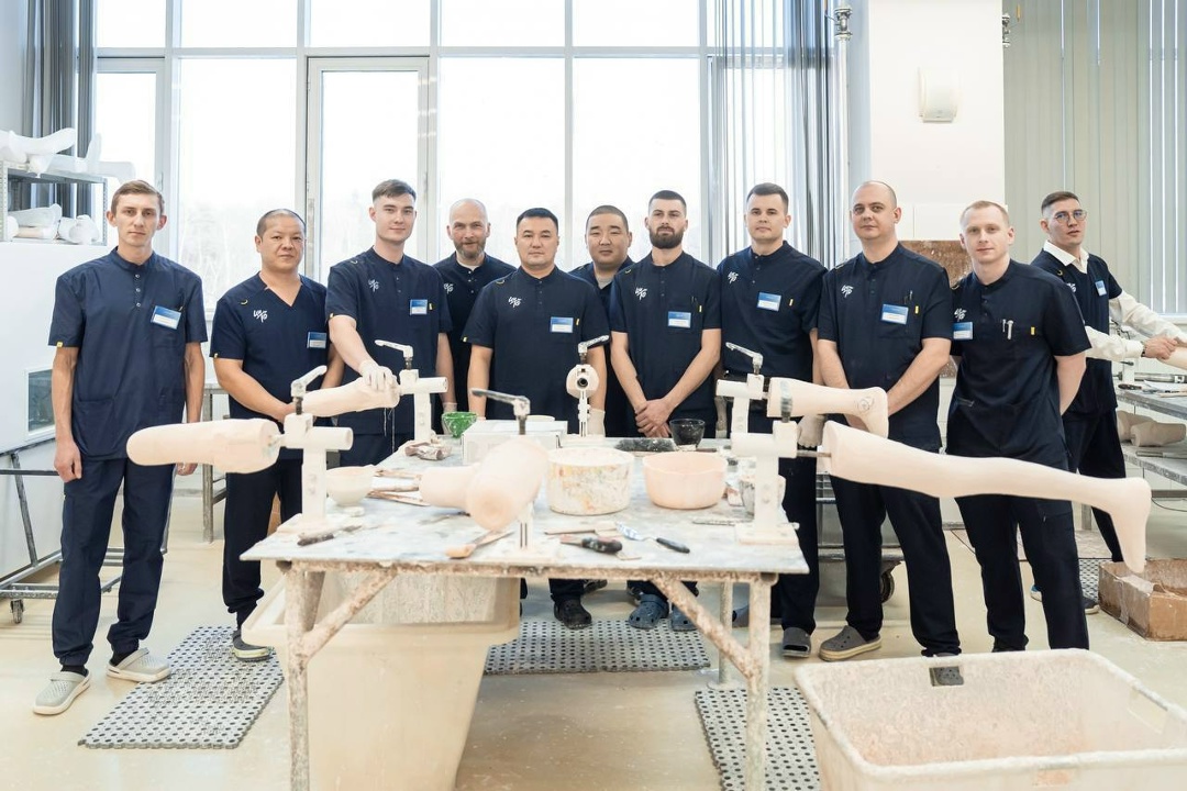 Валерий Фальков и Сергей Чемезов обсудили вопросы научного и кадрового обеспечения протезно-ортопедической отрасли.