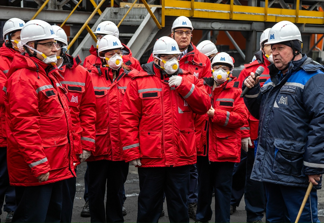 Депутаты посетили ММК Депутаты Законодательного Собрания Челябинской области познакомились с работой новых производственных и социальных объектов ММК.