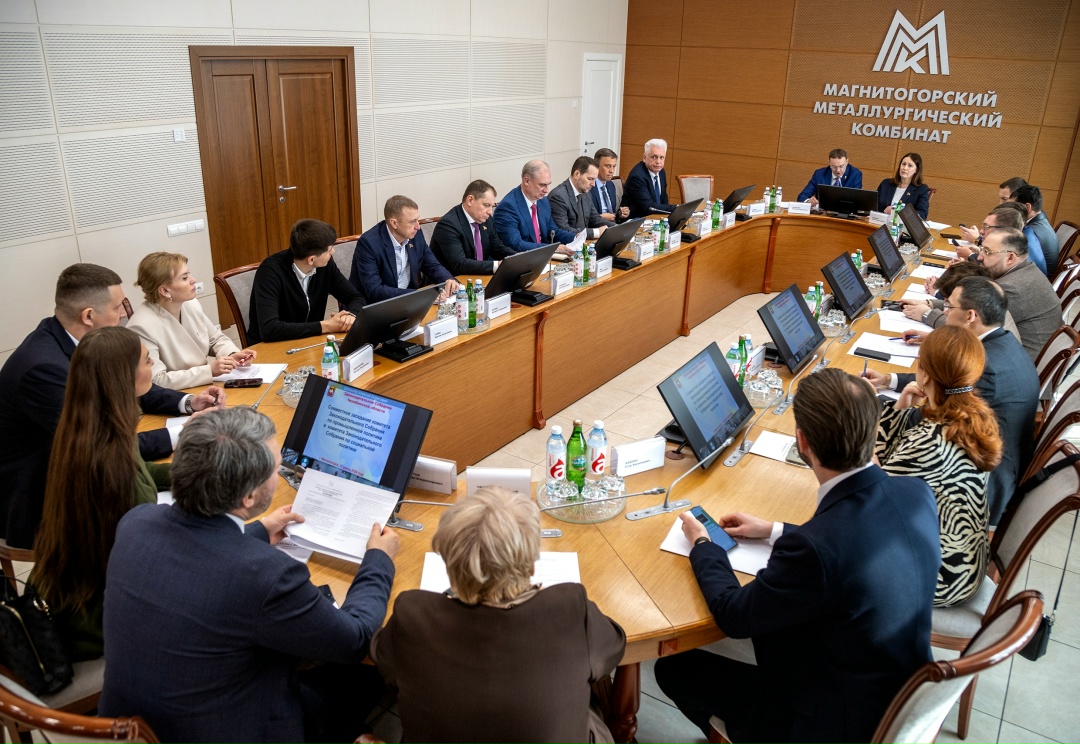 Депутаты посетили ММК Депутаты Законодательного Собрания Челябинской области познакомились с работой новых производственных и социальных объектов ММК.