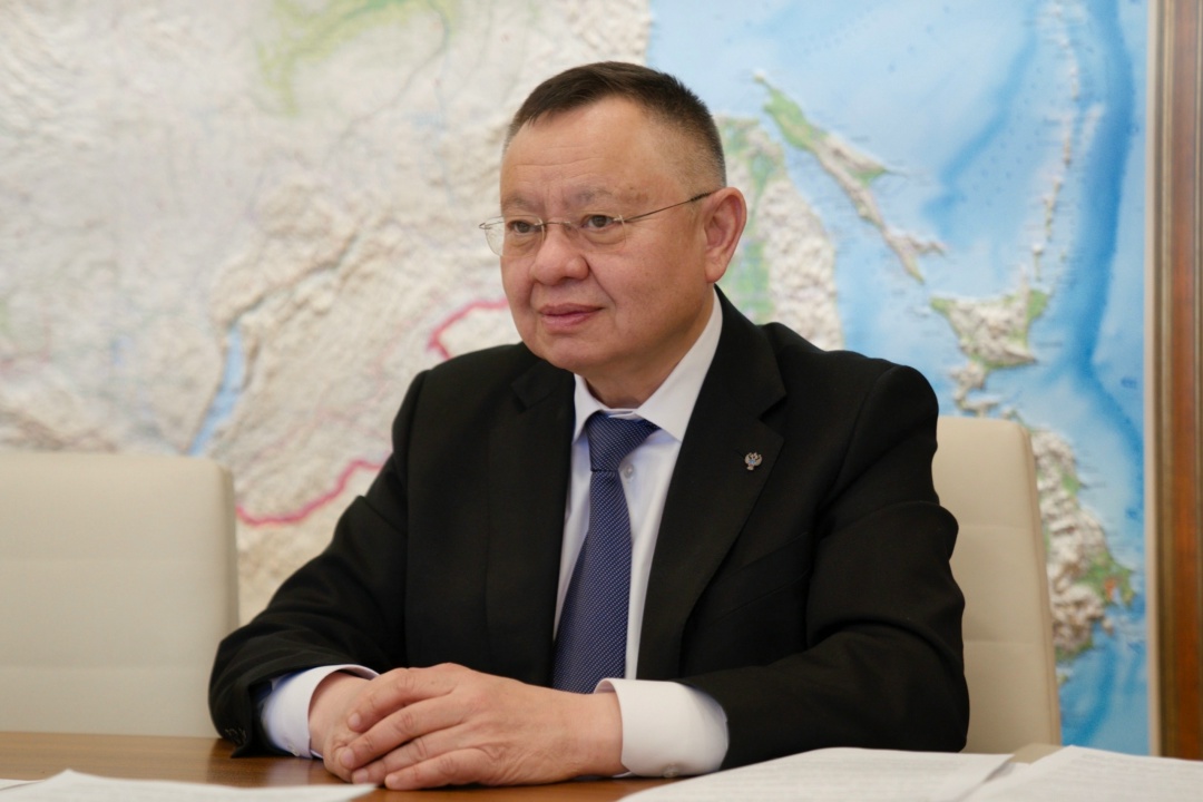 Поздравление министра строительства и ЖКХ Ирека Файзуллина с Днем работников бытового обслуживания населения и жилищно-коммунального хозяйства.