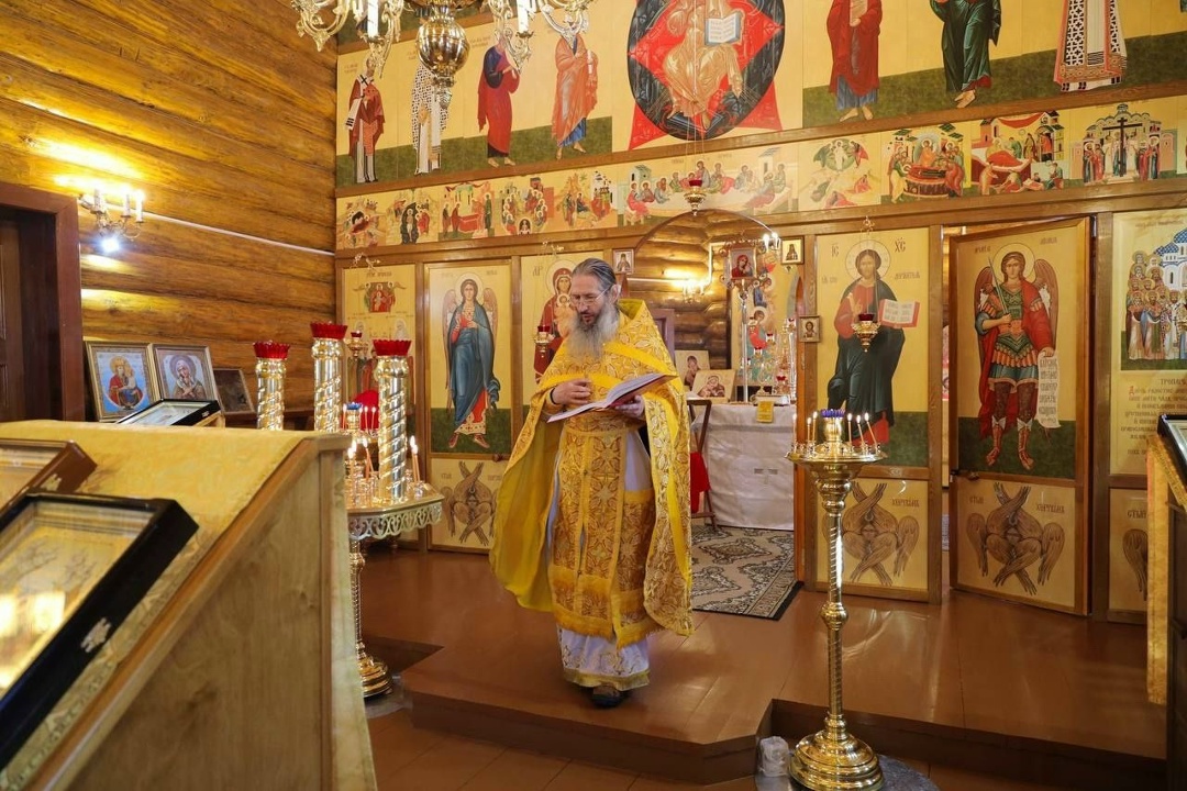 Возрождение святыни ️ В отдалённой деревне Новикбож в Республике Коми освятили храм, построенный при поддержке ЛУКОЙЛа.