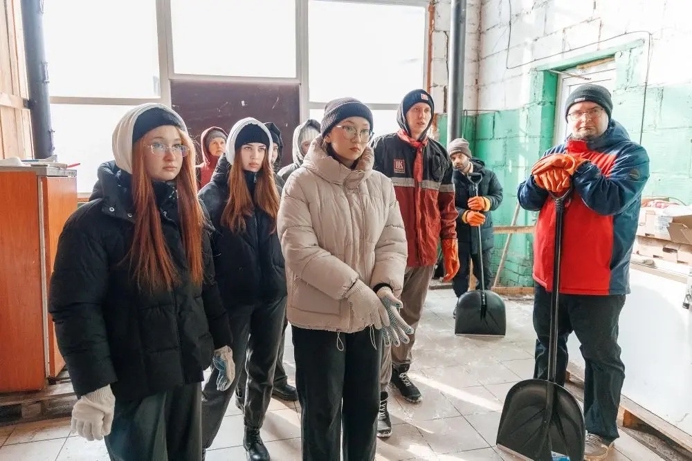 День добрых дел Молодёжь Пермского завода ЛУКОЙЛа провела благотворительную акцию в поддержку приюта для собак.