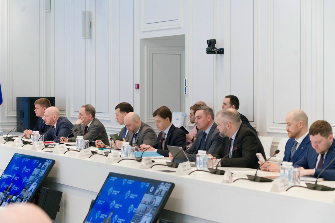 В Минстрое России прошло еженедельное оперативное совещание под председательством Министра строительства и ЖКХ РФ Ирека Файзуллина
