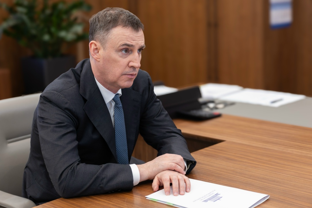 Дмитрий Патрушев встретился с губернатором Саратовской области Романом Бусаргиным.