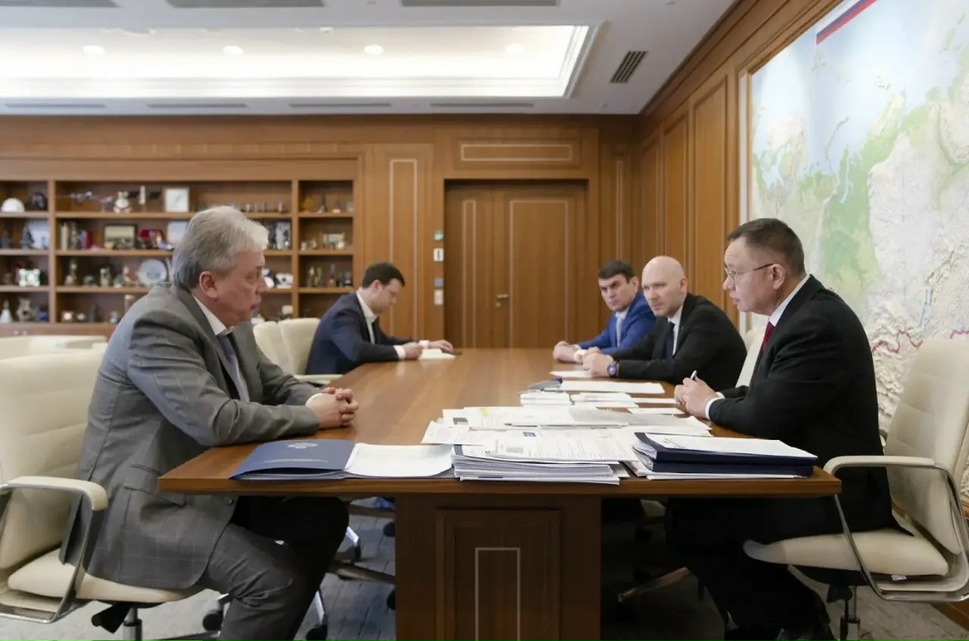 Министр строительства и ЖКХ РФ Ирек Файзуллин провел рабочую встречу с Генеральным директором ФКП «Дирекция КЗС г. СПб Минстроя России» Борисом Дайтером