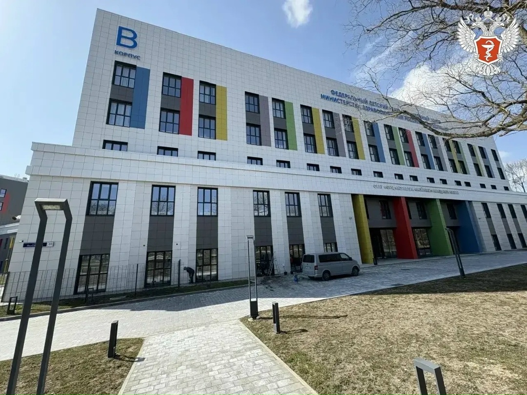 Владимир Путин открыл новый детский реабилитационный центр в Евпатории