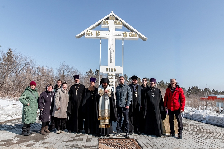 ММК помог восстановить третий поклонный крест на въезде в Магнитогорск