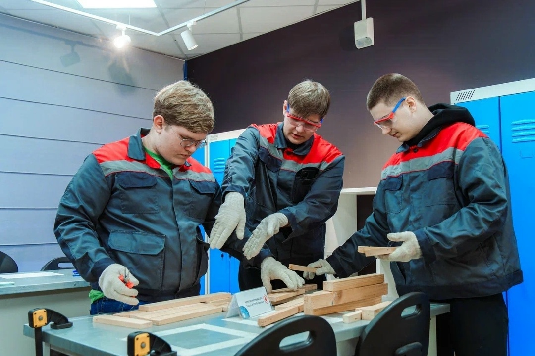 На предприятии Объединенной двигателестроительной корпорации стартовал чемпионат для юных инженеров