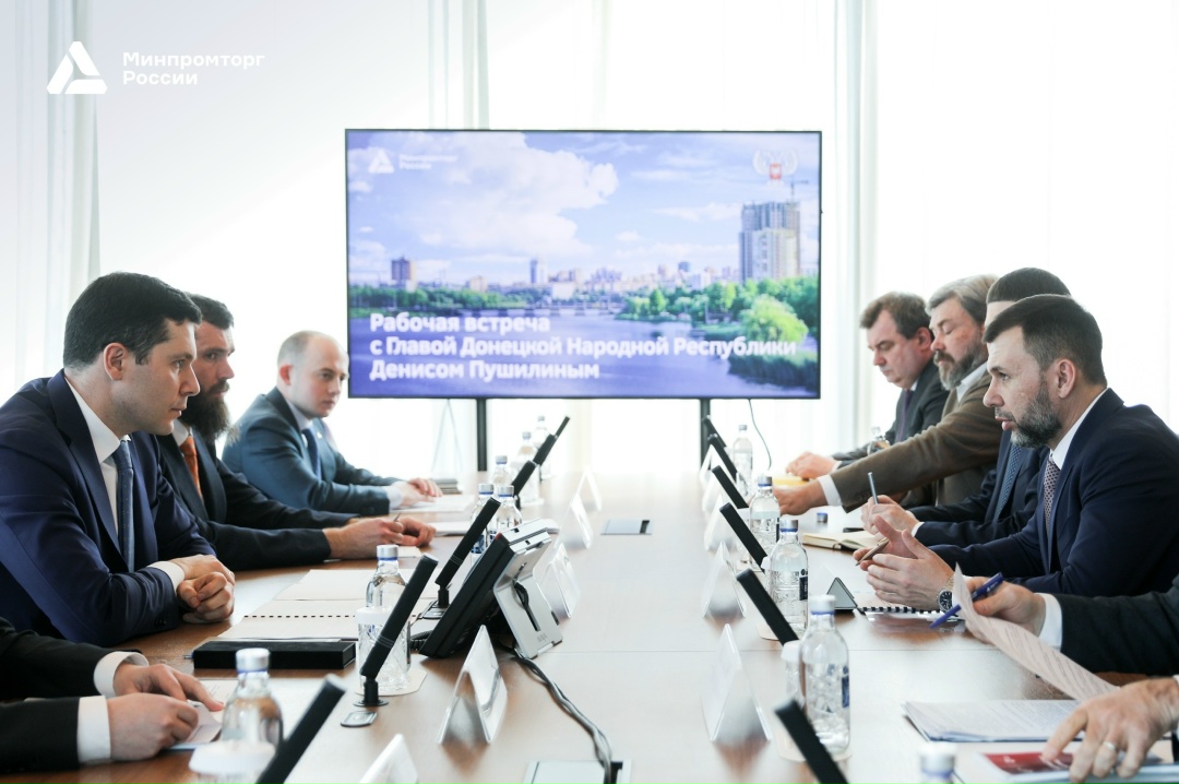 ️Антон Алиханов провел рабочую встречу с Денисом Пушилиным