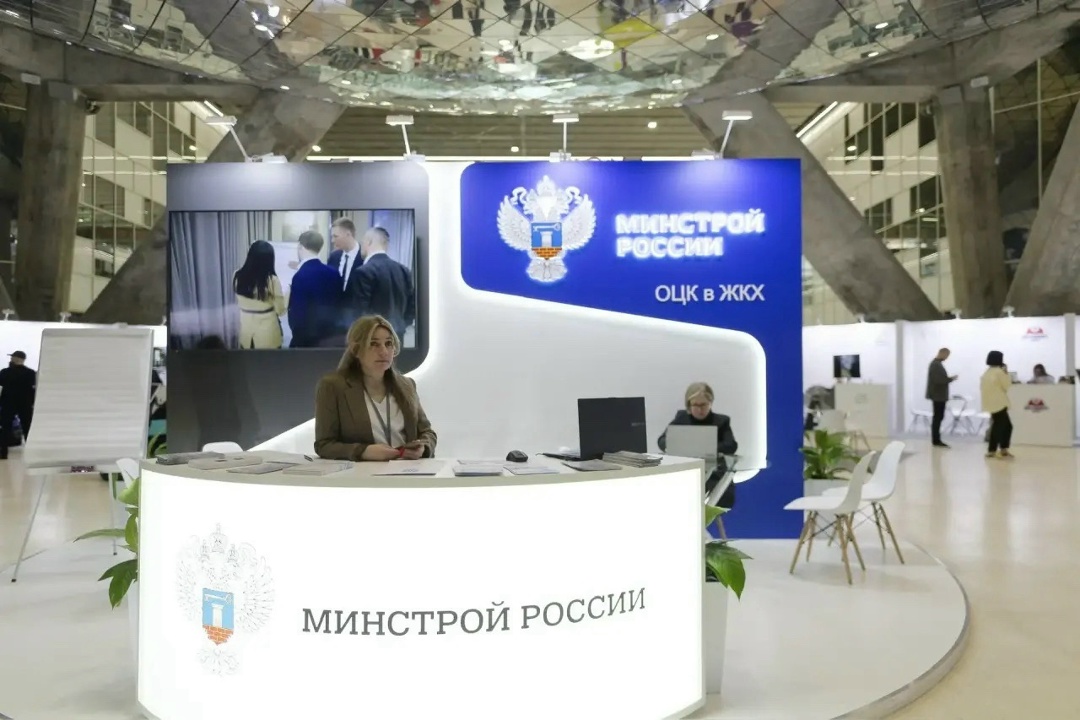 Современную строительную, дорожно-ремонтную и уборочную технику представили производственные организации на выставке Национального форума технологий, техники и…