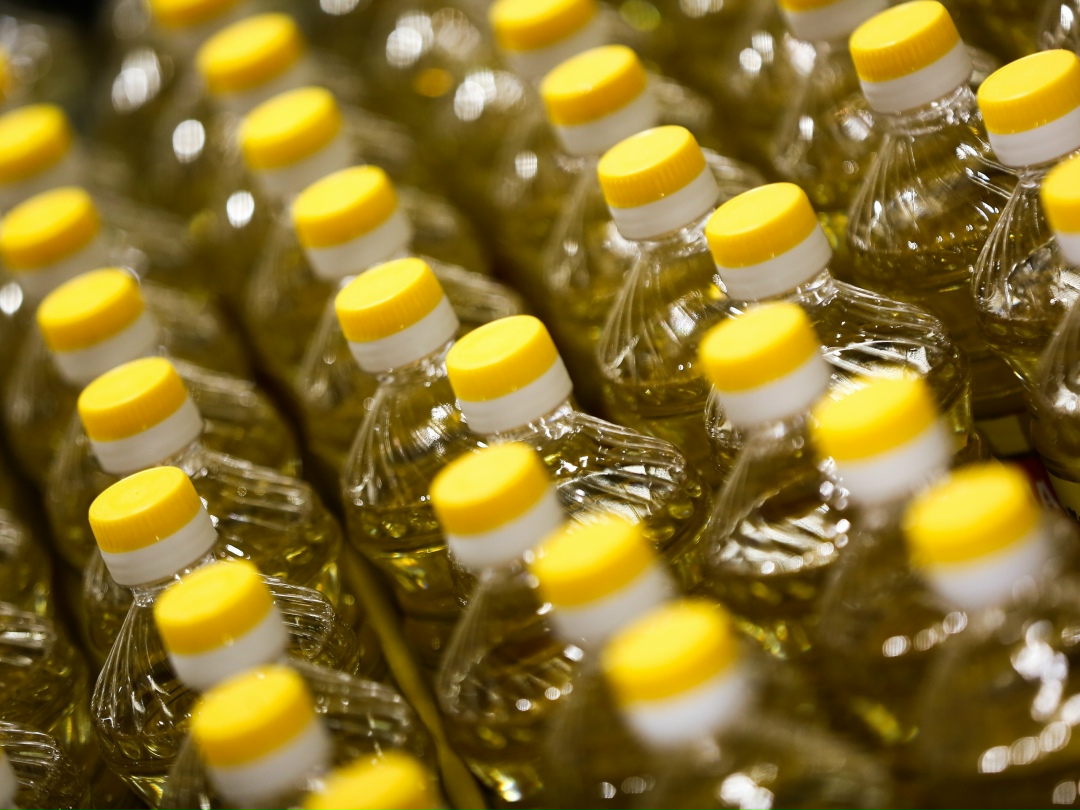 Россия в январе-феврале поставила зарубеж около 622 тыс. т подсолнечного масла на сумму более $805 млн (без учета данных по ЕАЭС)