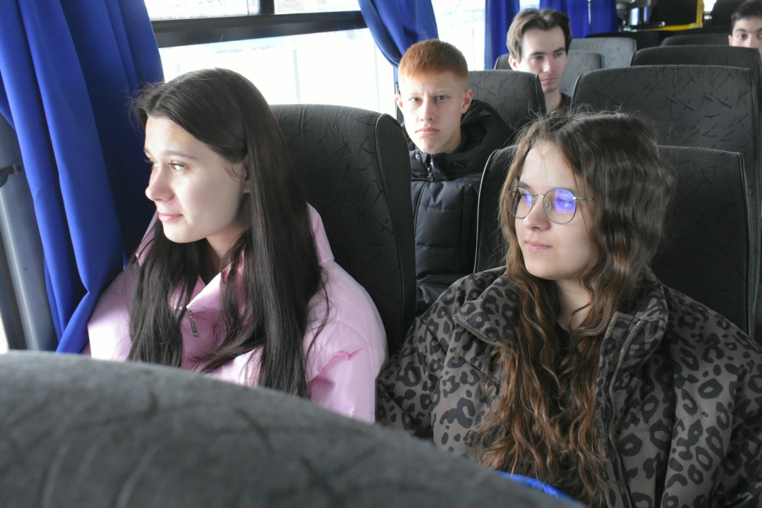 ЭКСКУРСИЯ ДЛЯ БУДУЩИХ ИНЖЕНЕРОВ На Амурском ГПЗ побывали участники регионального конкурса «Сам себе инженер»