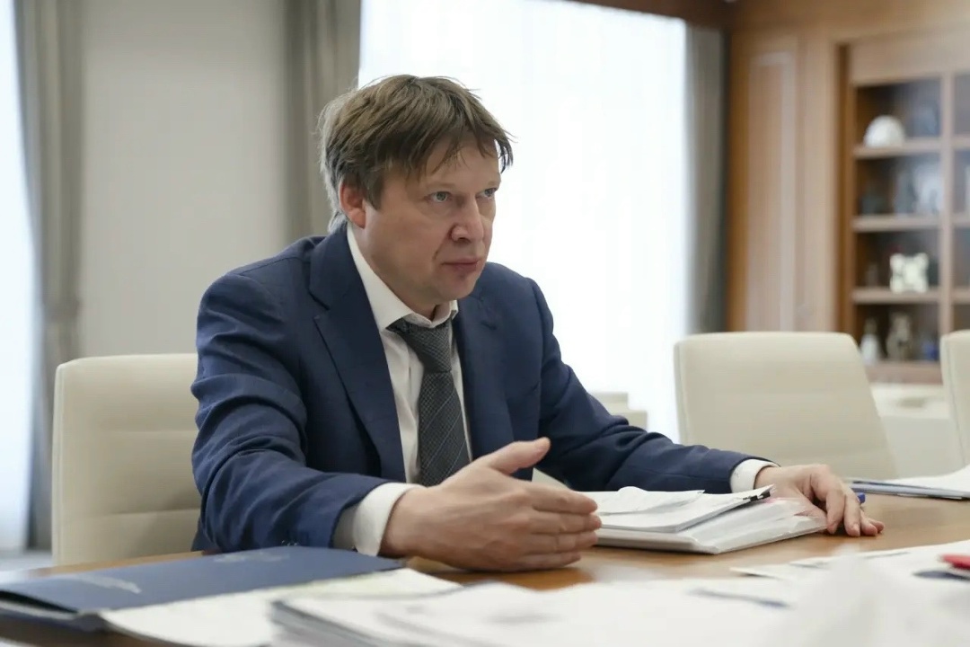 Министр строительства и ЖКХ РФ Ирек Файзуллин провел рабочую встречу с президентом Национального объединения строителей (НОСТРОЙ) Антоном Глушковым