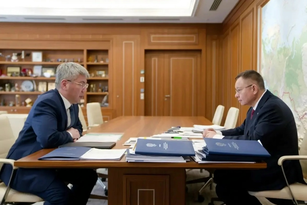 Министр строительства и ЖКХ РФ Ирек Файзуллин провел рабочую встречу с Главой Бурятии Алексеем Цыденовым