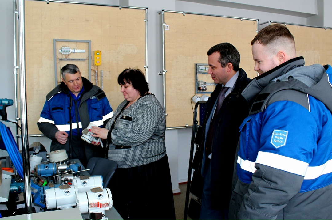 ВКЛАД В ОБРАЗОВАНИЕ «Газпром переработка Благовещенск» оснастила лаборатории Амурского колледжа современным оборудованием