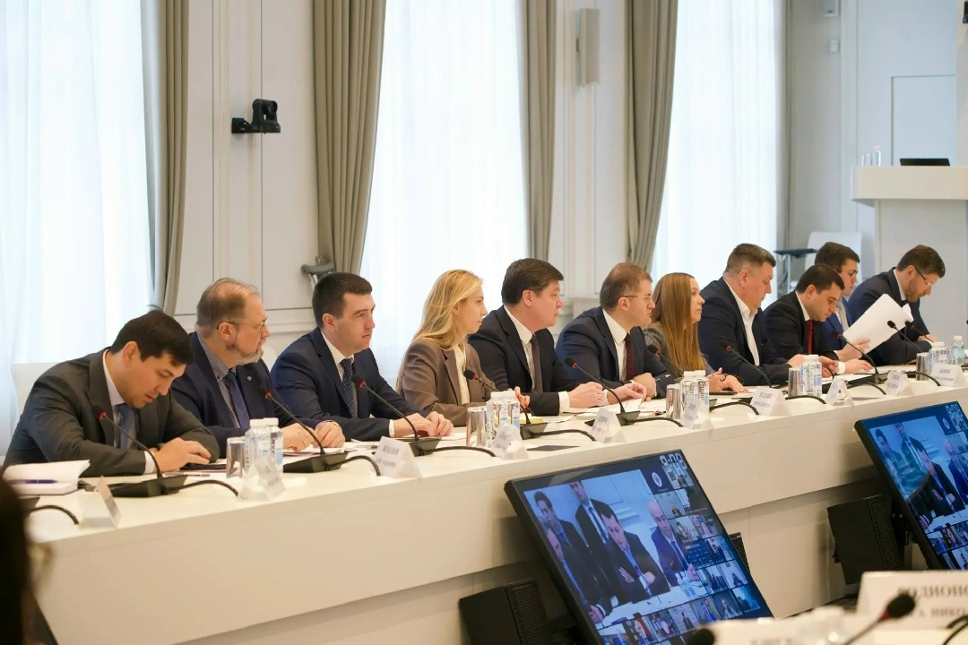 В Минстрое России прошло еженедельное оперативное совещание под председательством Министра строительства и ЖКХ РФ Ирека Файзуллина