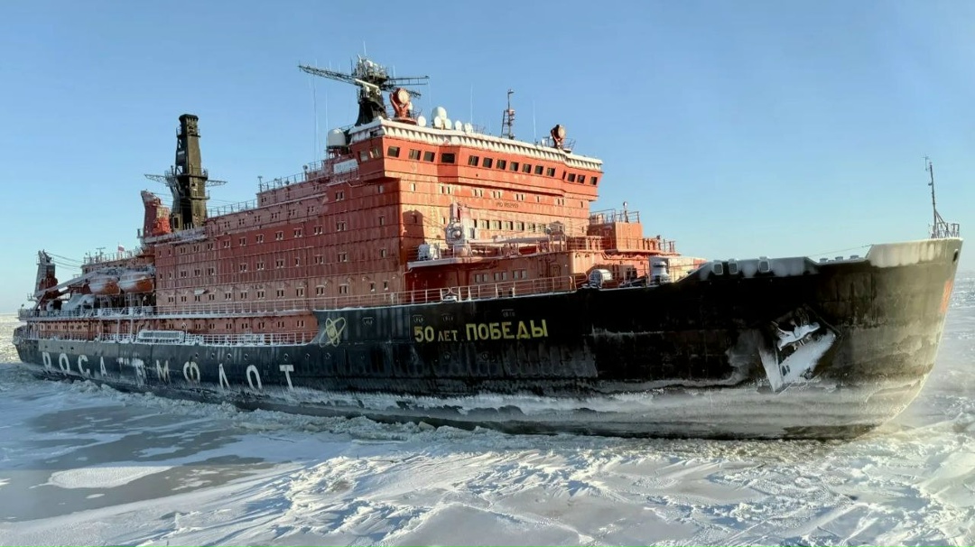Атомный ледокол «50 лет Победы» отмечает 19 лет со дня подъёма государственного флага. Поздравляем!