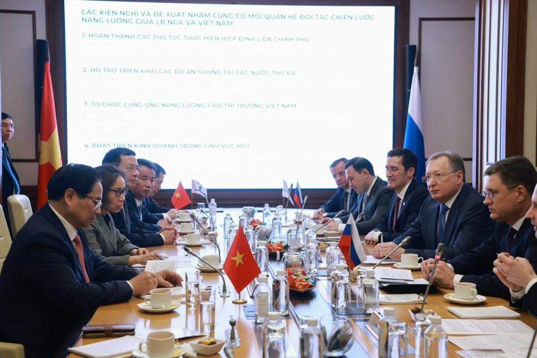 Александр Новак встретился с премьер-министром Вьетнама Фам Минь Тинем