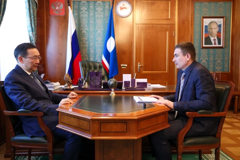 Исполняющий обязанности руководителя Ленского управления Ростехнадзора Виталий Савченко провёл рабочую встречу с Главой Республики Саха Айсеном Николаевым.…