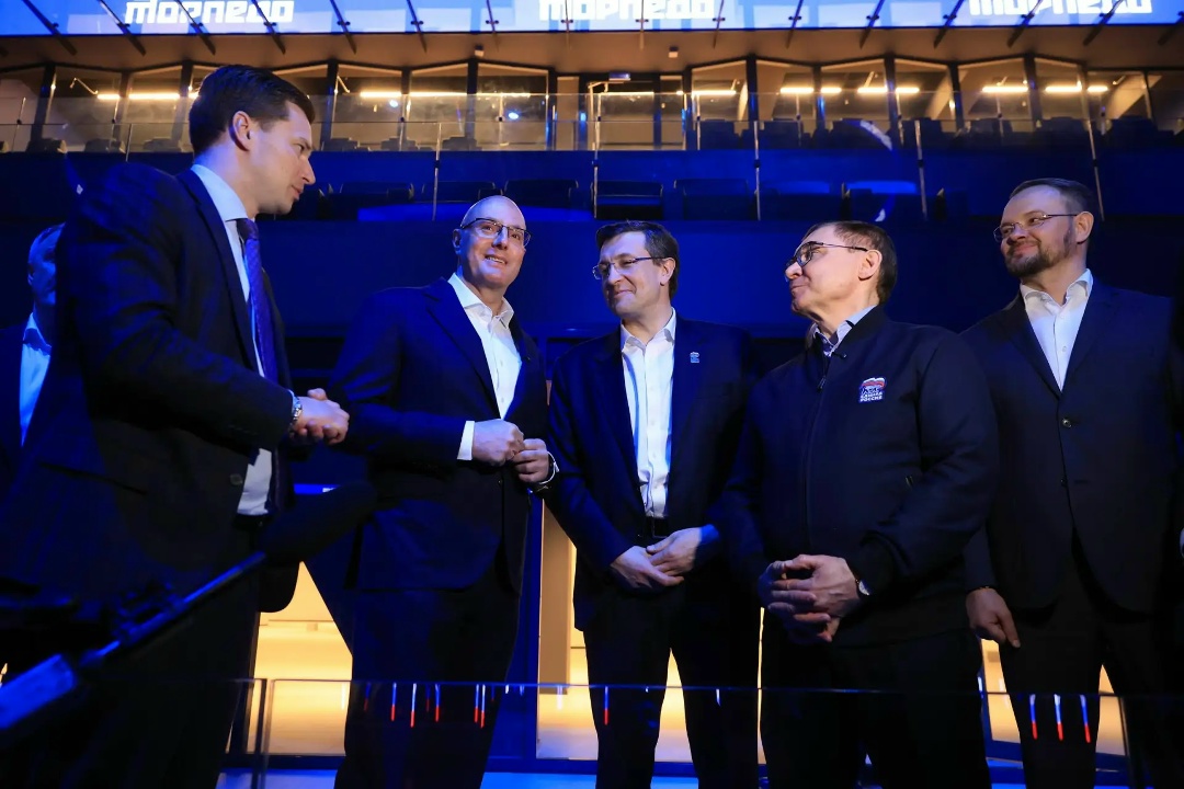 Дмитрий Чернышенко и Владимир Якушев оценили ледовую арену – масштабный спортивный объект по народной программе «Единой России».