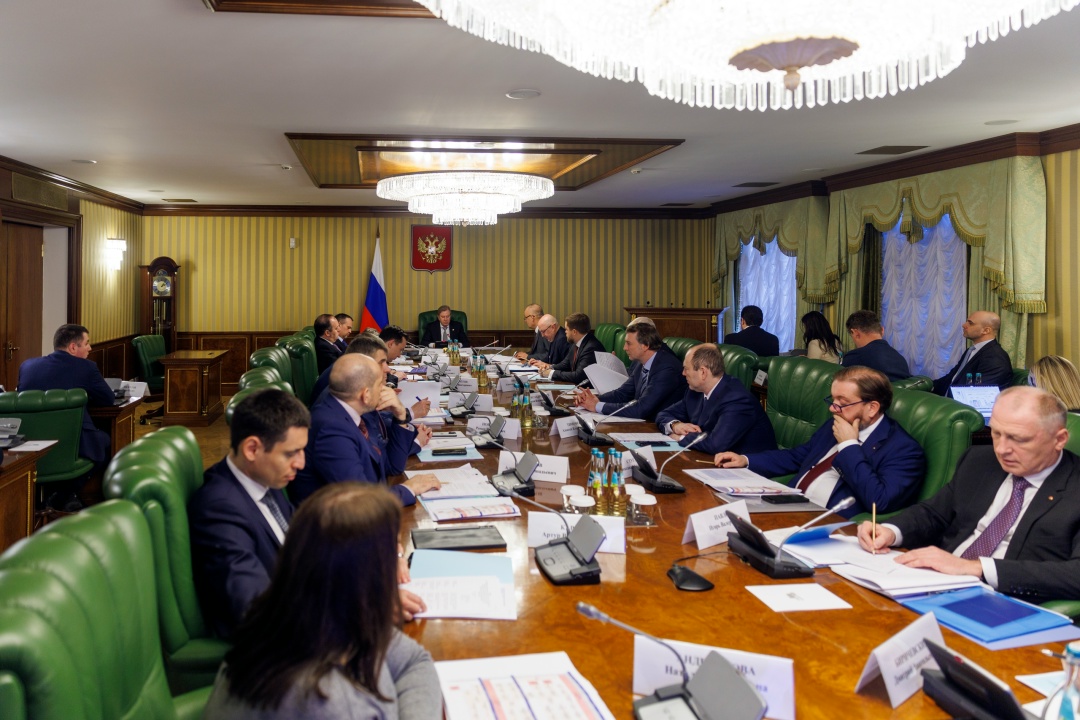 Виталий Савельев провел заседание оргкомитета первого Международного транспортно-логистического форума.