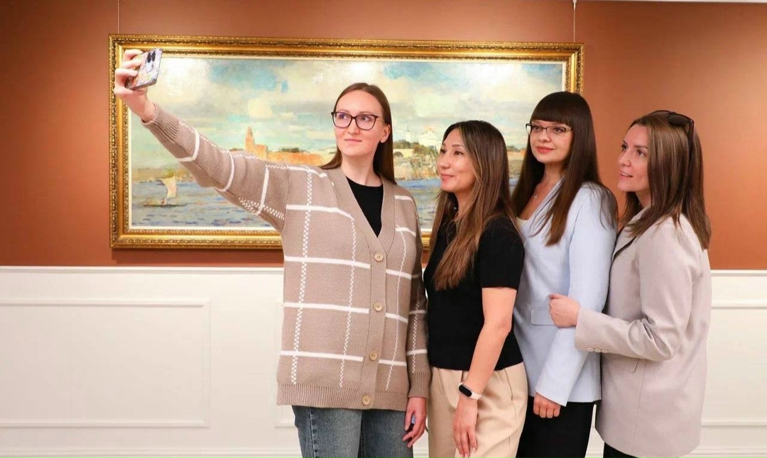 Культурный код ЛУКОЙЛа В День работника культуры мы отдаём дань уважения всем, кто создаёт и сохраняет культурное наследие.