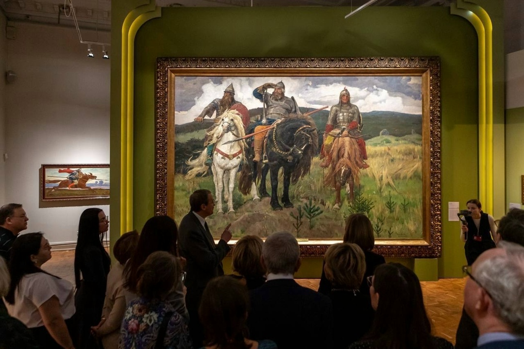 Культурный код ЛУКОЙЛа В День работника культуры мы отдаём дань уважения всем, кто создаёт и сохраняет культурное наследие.