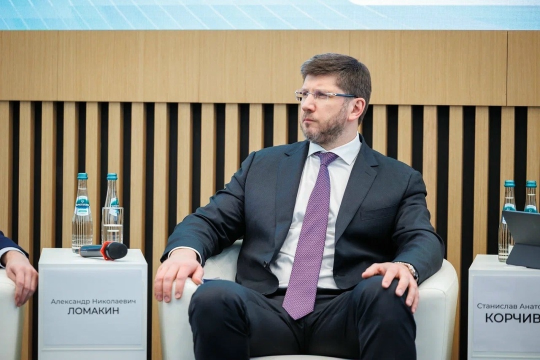 Представители Минстроя России приняли участие в пленарной сессии форума «Эффективная РСО: от стандарта к цифре и качеству»