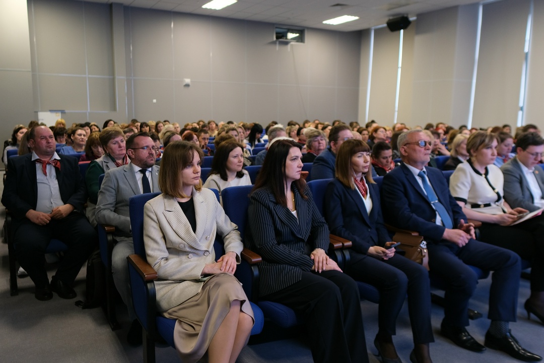 Минпросвещения утвердило план мероприятий проекта «Без срока давности».