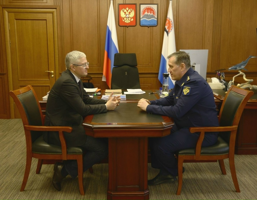 Руководитель Дальневосточного управления Ростехнадзора Александр Панов в ходе рабочей встречи с Губернатором Камчатского края Владимиром Солодовым обсудил…