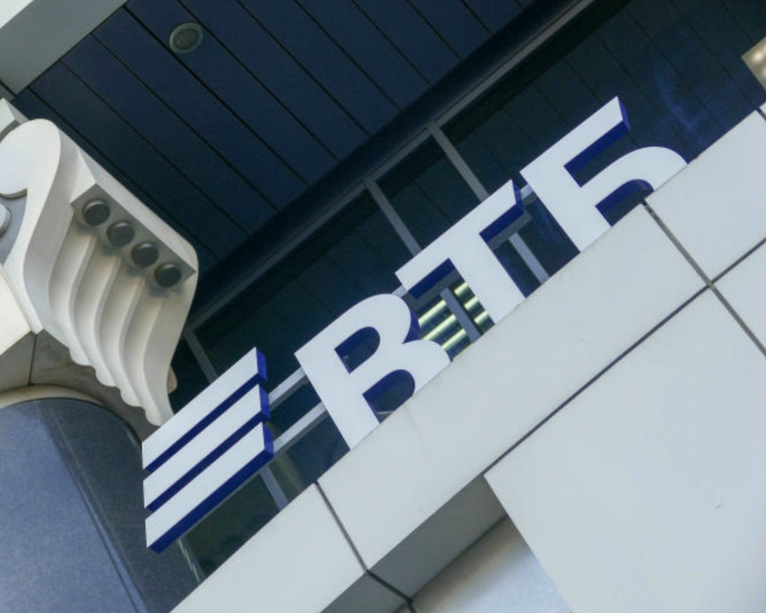 Глава ВТБ Андрей Костин не исключает участия банка в аукционе по продаже зернотрейдера «Родные поля». Об этом он сказал в кулуарах съезда РСПП, пишет…