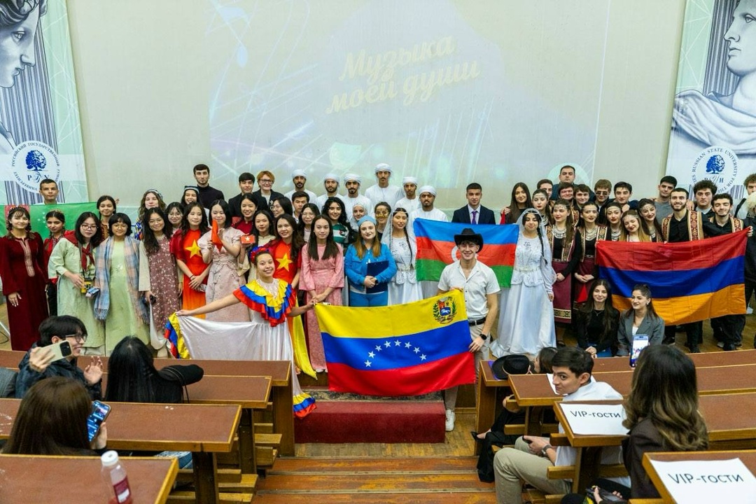 Дмитрий Чернышенко поздравил Российский государственный гуманитарный университет с 35-летием.