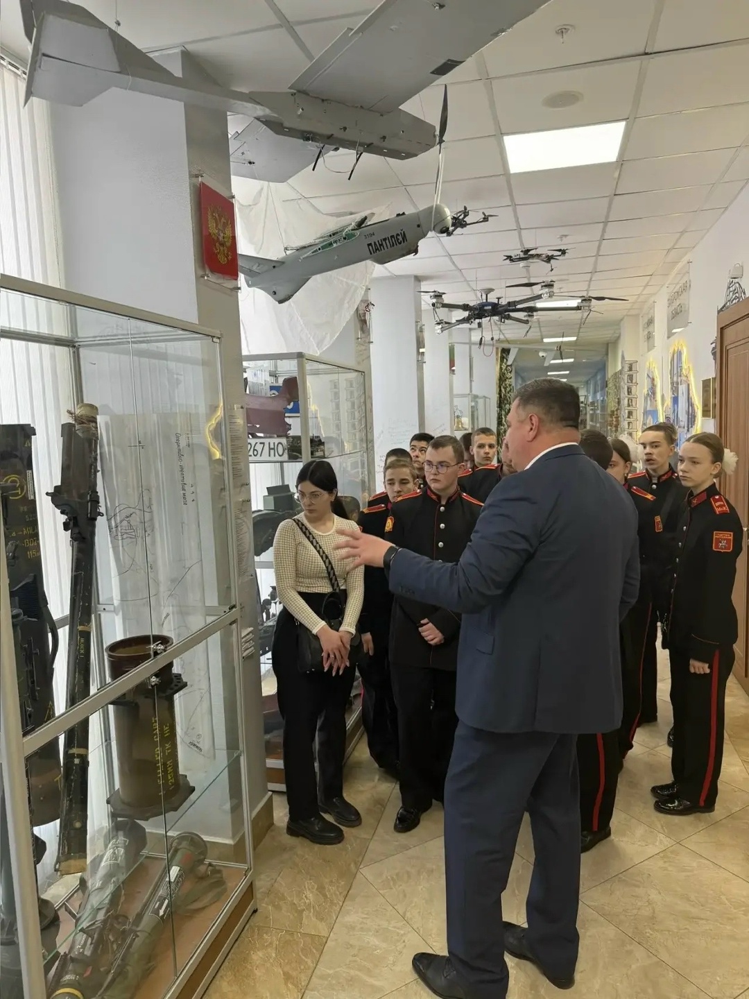 Представители Минстроя России провели экскурсию для кадетов ГБОУ города Москвы «Петровская кадетская школа Первый Московский кадетский корпус»