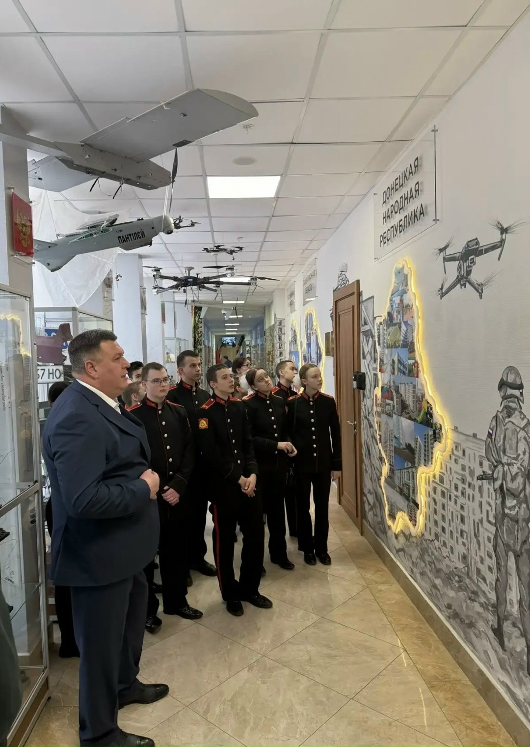 Представители Минстроя России провели экскурсию для кадетов ГБОУ города Москвы «Петровская кадетская школа Первый Московский кадетский корпус»