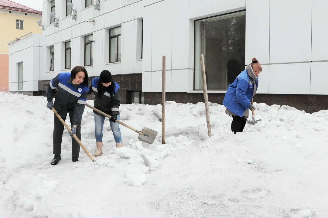 На весеннюю уборку! Сегодня мы присоединились к первому в этом году всекузбасскому субботнику.