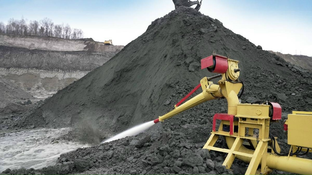 Янтарный комбинат Ростеха открыл 50-й сезон добычи