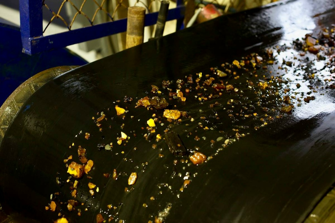 Янтарный комбинат Ростеха открыл 50-й сезон добычи