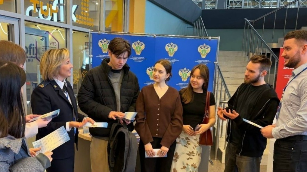 Специалисты Управления горного надзора и Управления государственной гражданской службы и кадров Федеральной службы по экологическому, технологическому и…