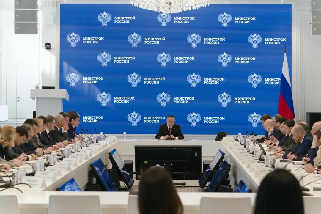 В Минстрое России прошло еженедельное оперативное совещание под председательством Министра строительства и ЖКХ РФ Ирека Файзуллина