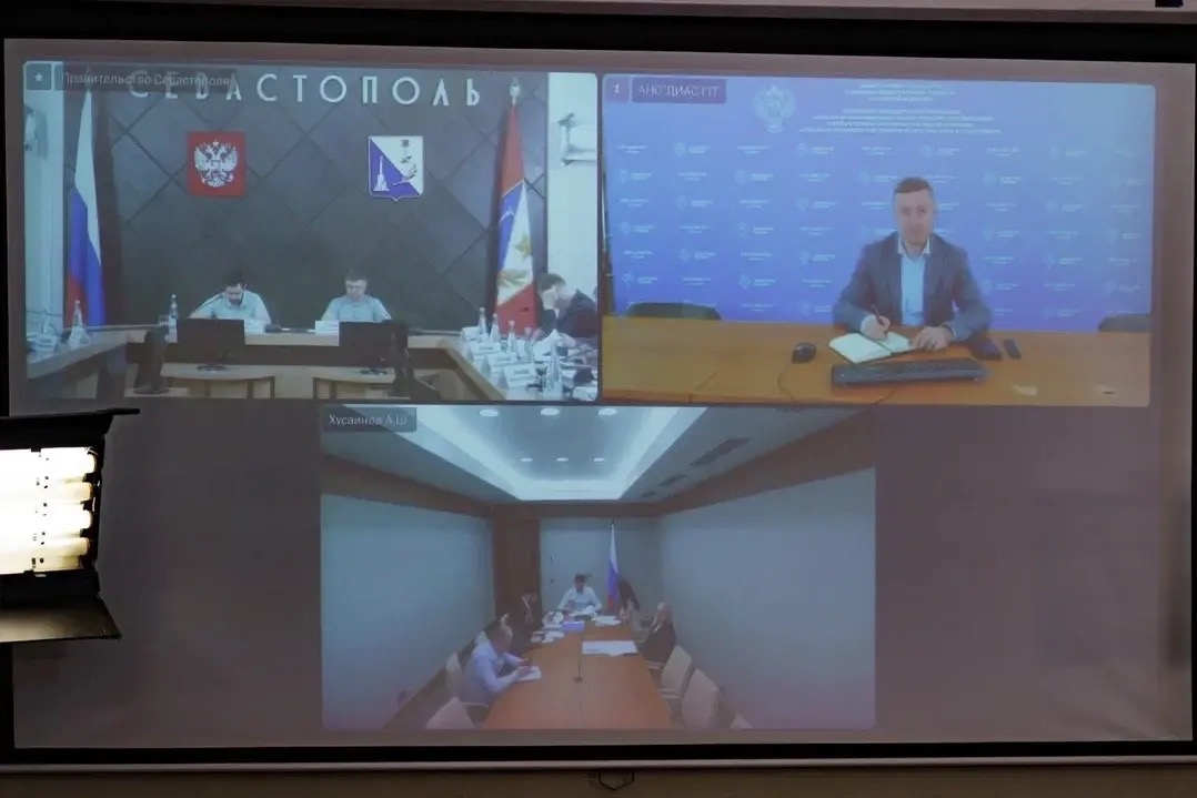 Представители Минстроя России обсудили вопросы всестороннего развития Севастополя