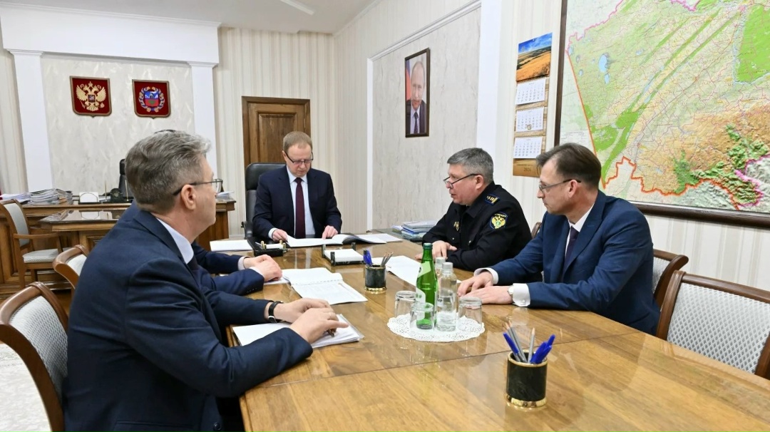 Исполняющие обязанности руководителя и заместителя руководителя Сибирского управления Ростехнадзора Андрей Плешивцев и Евгений Федянин провели рабочую встречу…