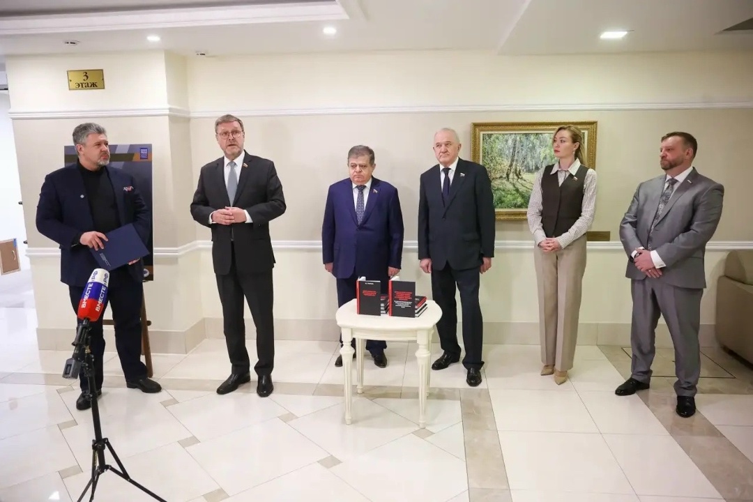 В Совете Федерации открылась выставка «Военные преступления вооруженных сил неонацистов Украины на территории Курской области»