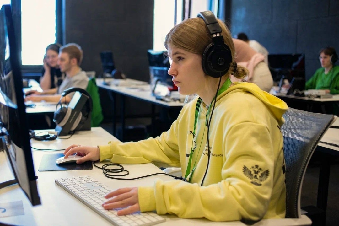 Дмитрий Чернышенко: 10 тыс. компаний предложили более 50 тыс. стажировок и вакансий конкурсантам чемпионата «Профессионалы».